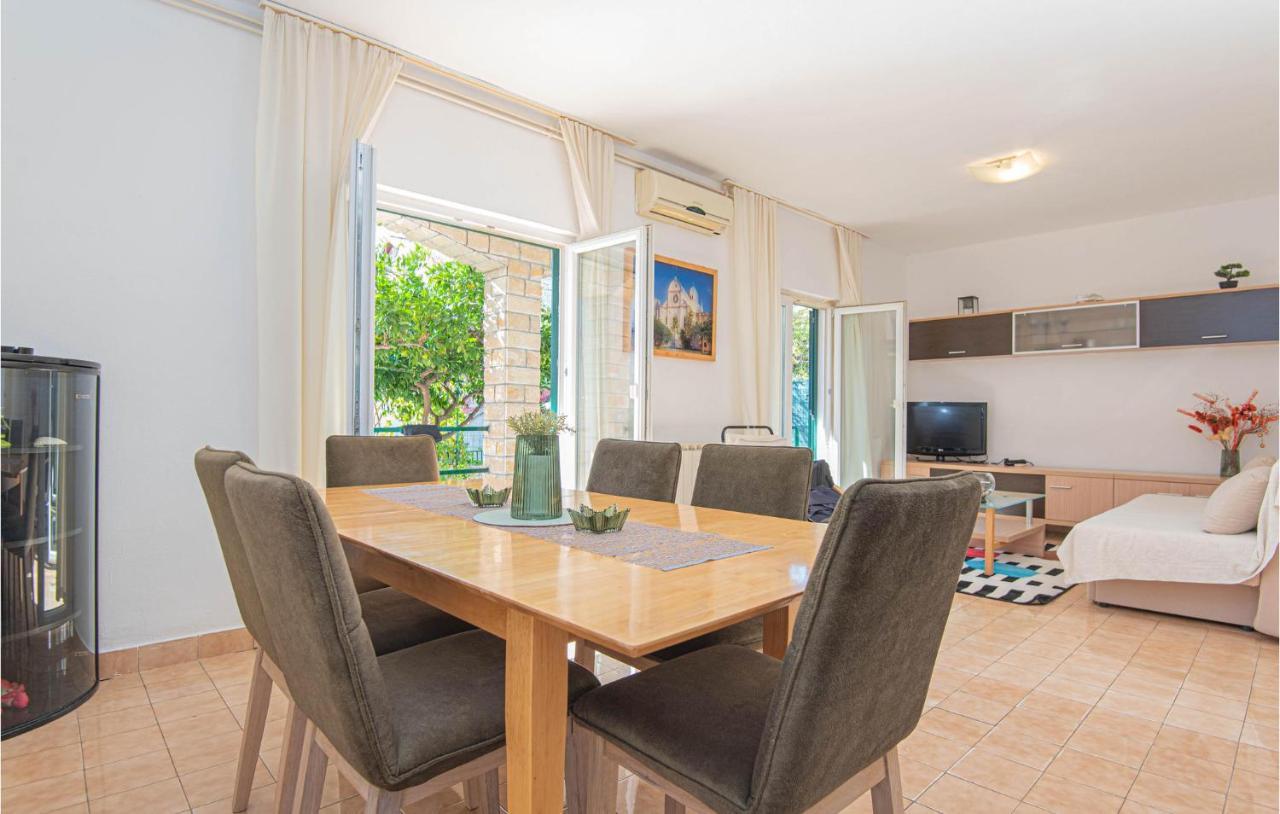 3 Bedroom Lovely Apartment In Brodarica Brodarica  Exterior photo