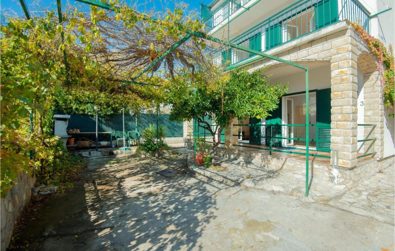 3 Bedroom Lovely Apartment In Brodarica Brodarica  Exterior photo